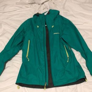 Patagonia windbreaker